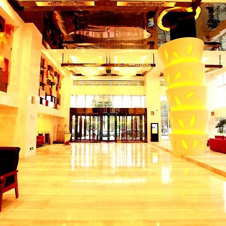 Wuhan New Beacon Jinyinhu International Hotel エクステリア 写真