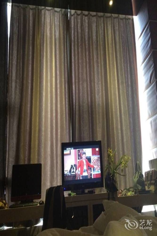 Wuhan New Beacon Jinyinhu International Hotel エクステリア 写真
